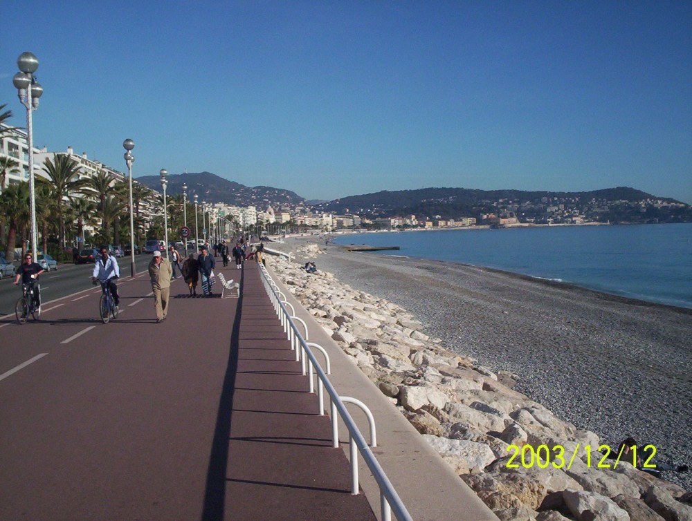 Nizzai-tengerpart-itt-elt-Kembe_Sorel