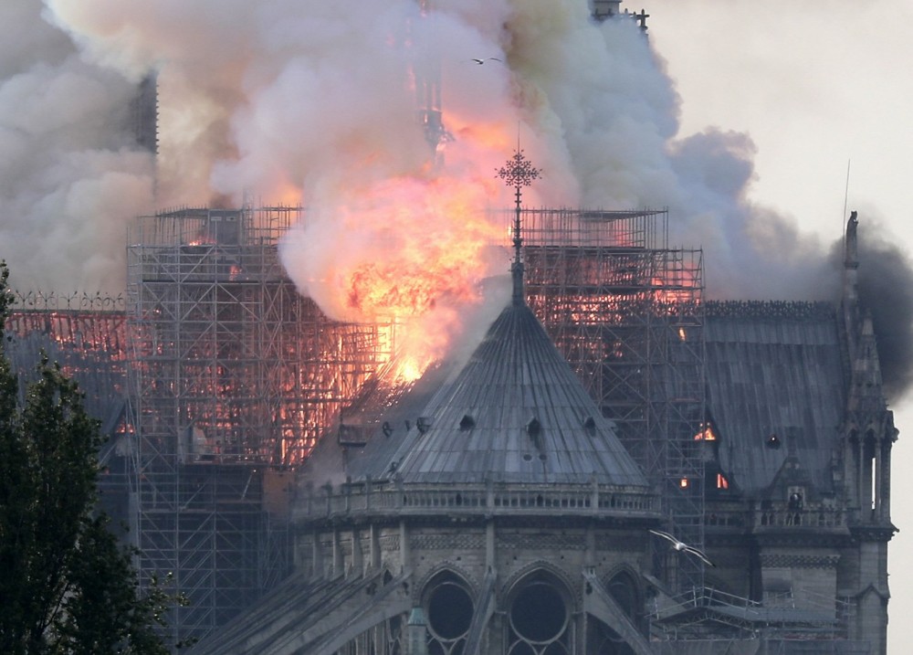 A Notre Dame tragédiája Kembe Sorel szemével